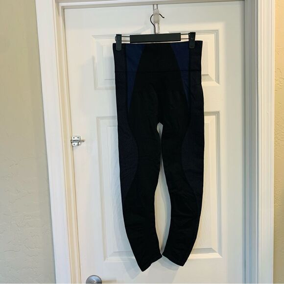 SPANX High Rise Seamless Athletic Leggings Black and Blue Size Large - Picture 2 of 11